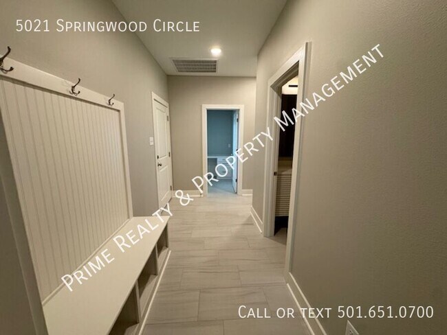 Building Photo - 5021 Springwood Cir