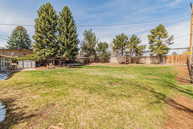 Building Photo - 5265 W Ontario Ave