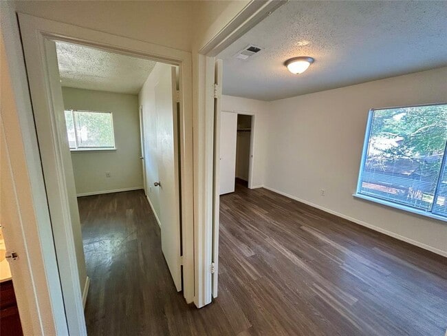 Building Photo - 20171 Newmint Ct