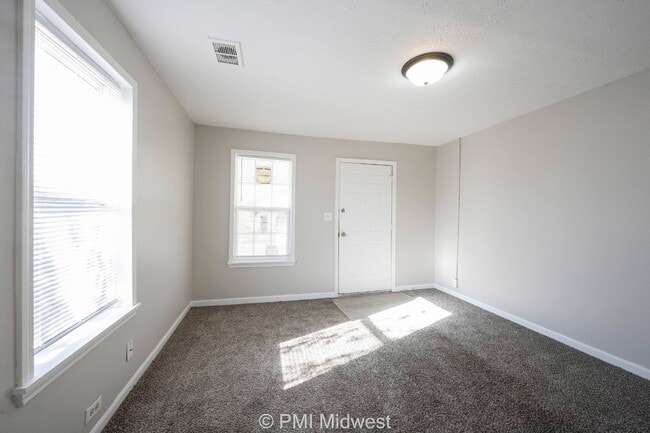 Building Photo - 1 Bedroom 1 bath