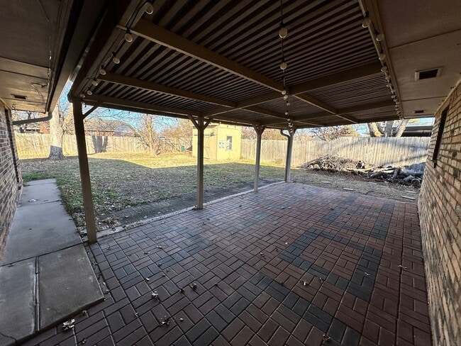 Building Photo - 4bed/3bath Home Available for Rent in Central Norman!!