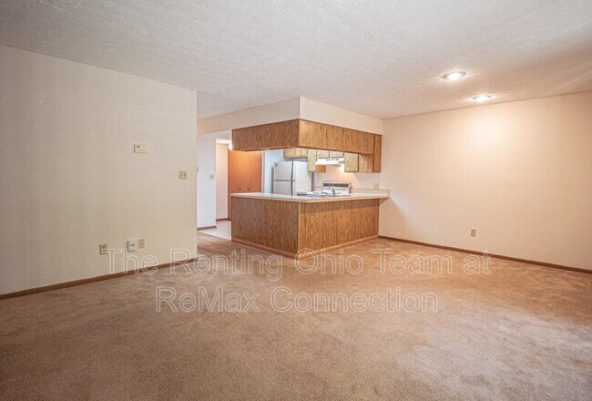 Building Photo - 6486 Reflections Dr