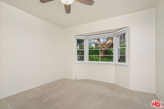 Building Photo - 547 Stassi Ln