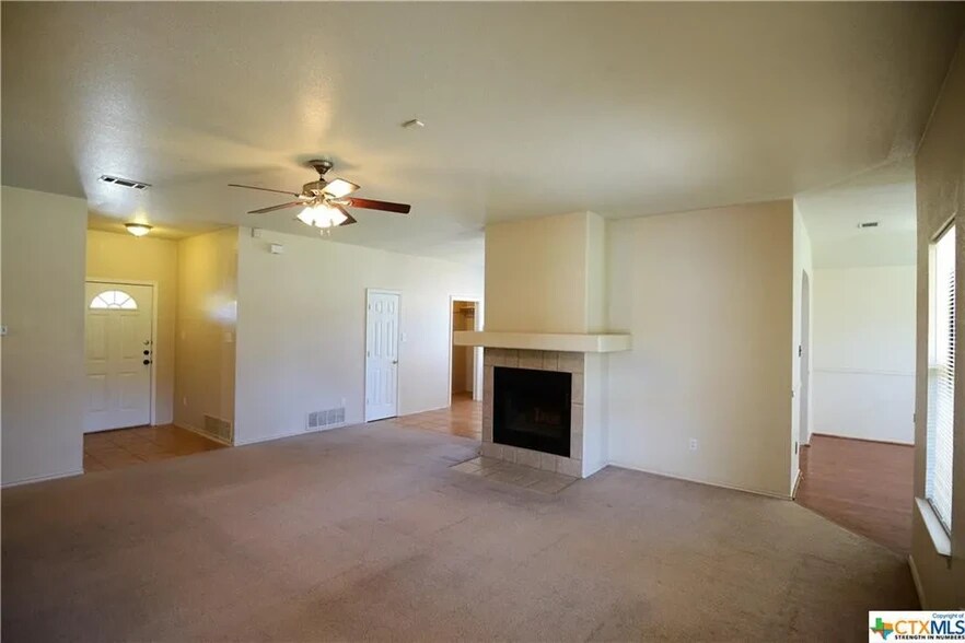 Building Photo - 2807 Diaz Dr