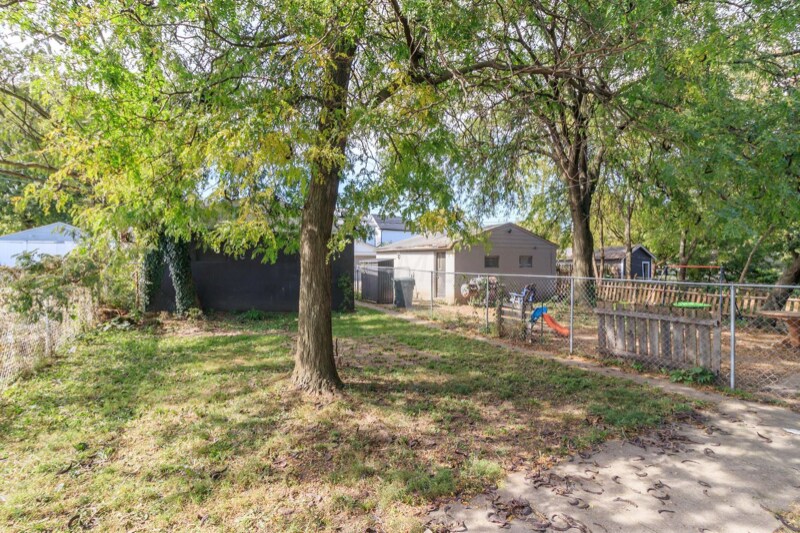 Building Photo - 319 Brehl Ave