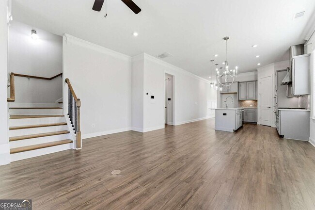 Building Photo - 2025 Abbey Rd