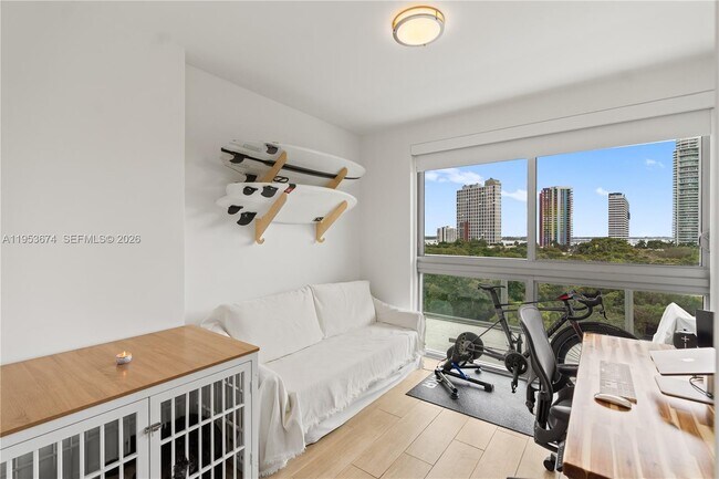 Building Photo - 1600 SW 1st Ave