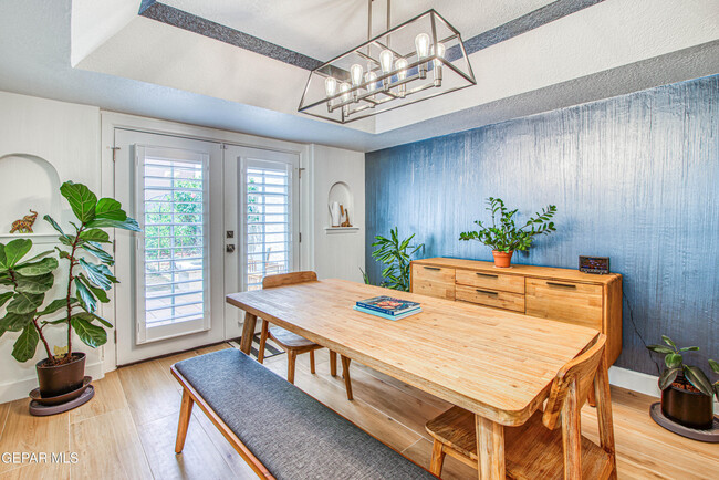 Building Photo - 6205 Brisa Del Mar Dr
