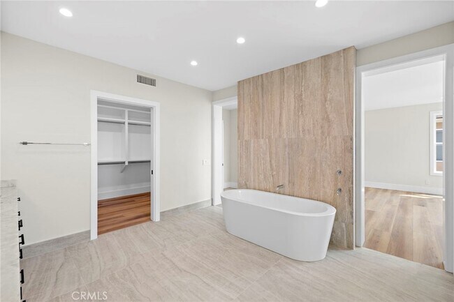 Building Photo - 22661 Sweet Meadow