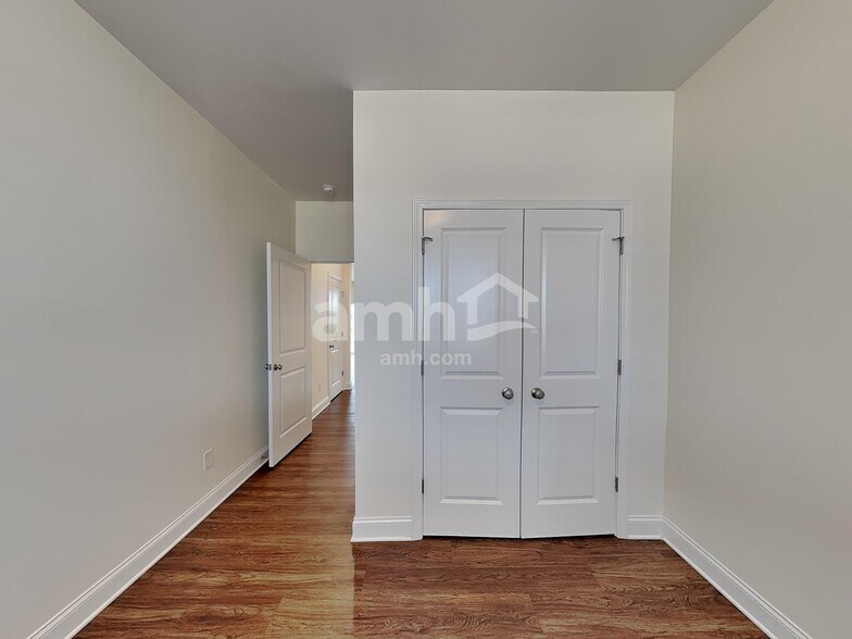 Building Photo - 136 Hamilton Park Dr