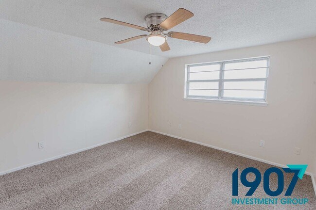 Building Photo - 9212 S McKinley Ave