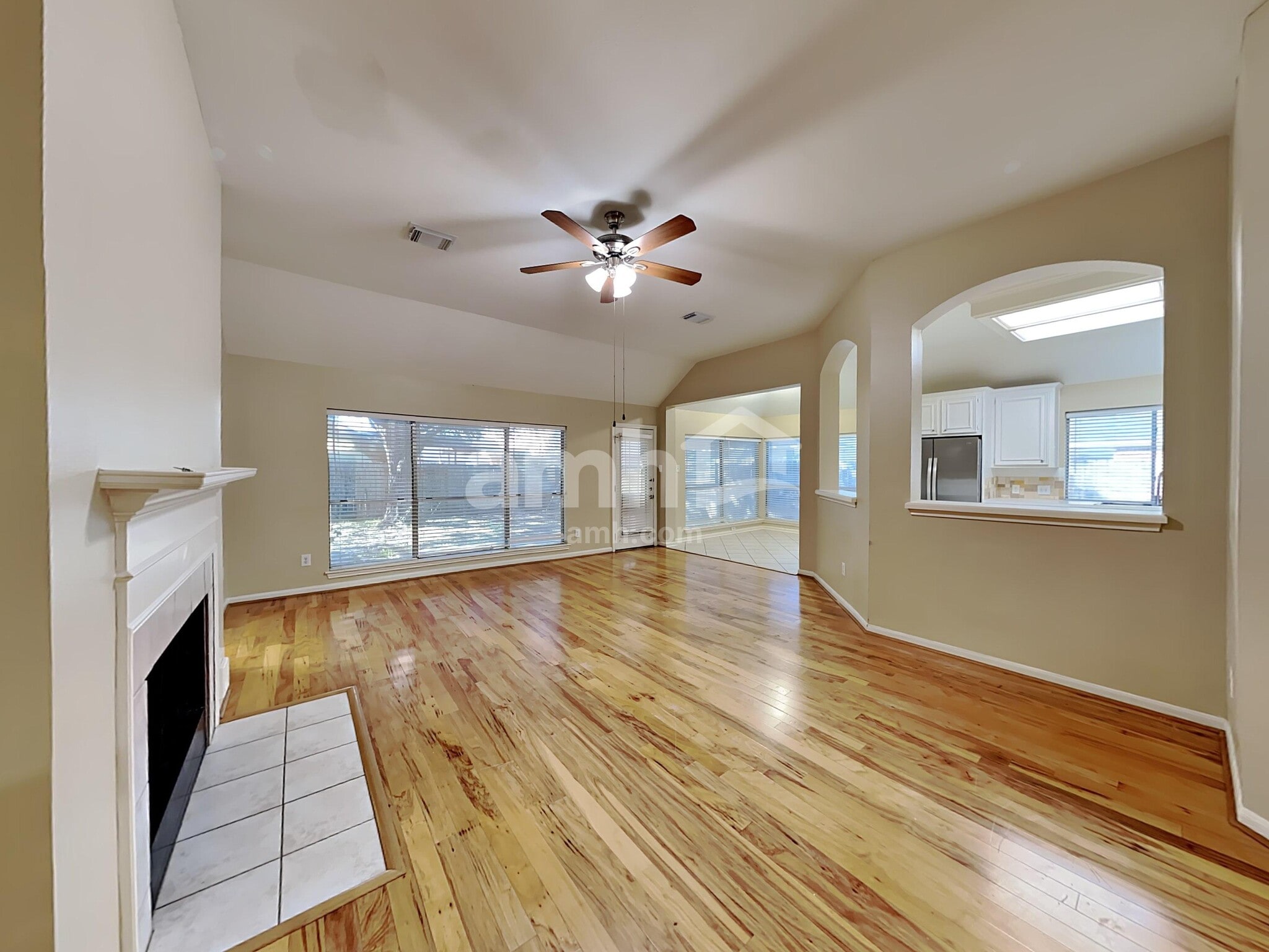 Building Photo - 104 Laguna Pointe Dr