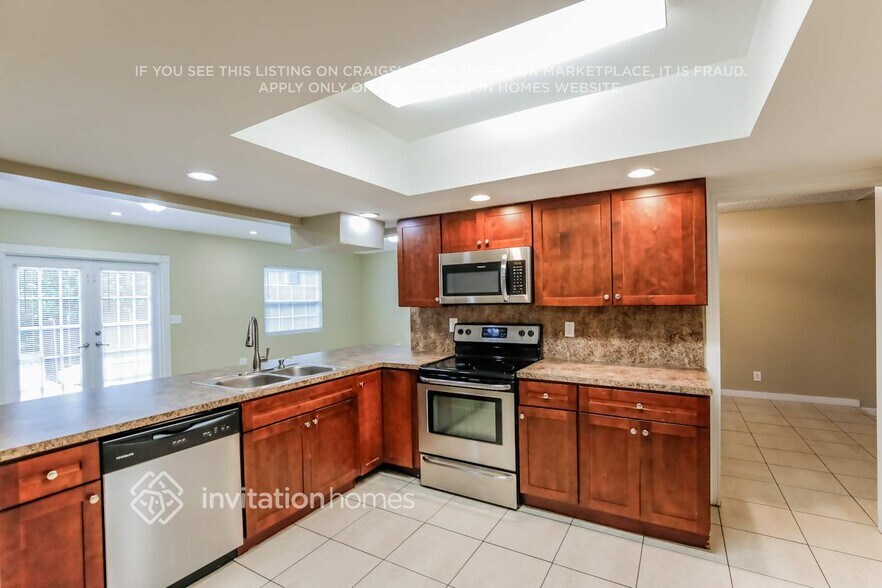 Building Photo - 10851 NW 32nd Ct