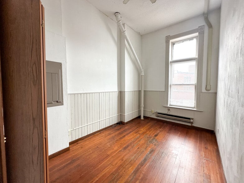 Building Photo - 415 Jay St