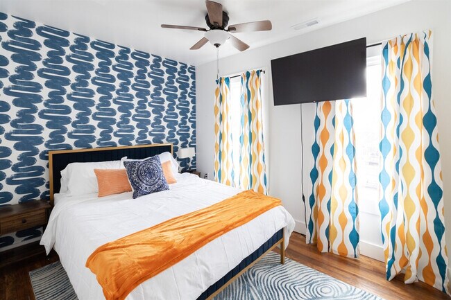 Building Photo - 10628 Lee Ave