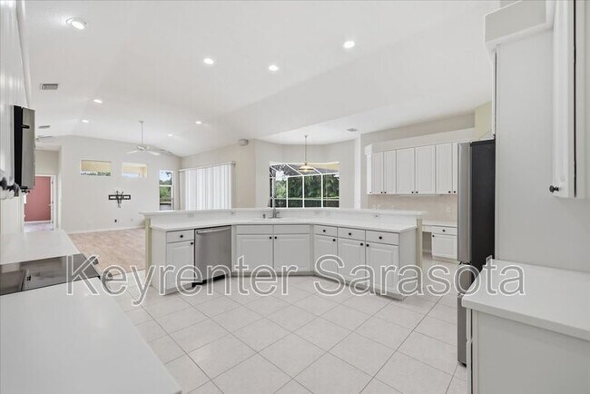 Building Photo - 4956 Bridgehampton Blvd