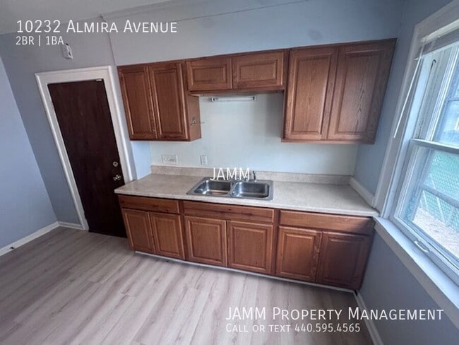 Building Photo - 10232 Almira Ave