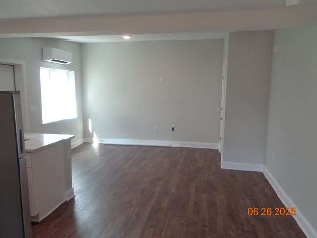 Building Photo - Daytona Beachside Newly Renovated Studio U...