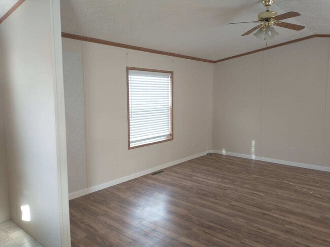 Building Photo - 5420 S View Rd