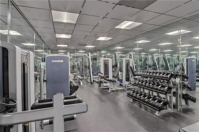 Building Photo - 2200 S Ocean Ln