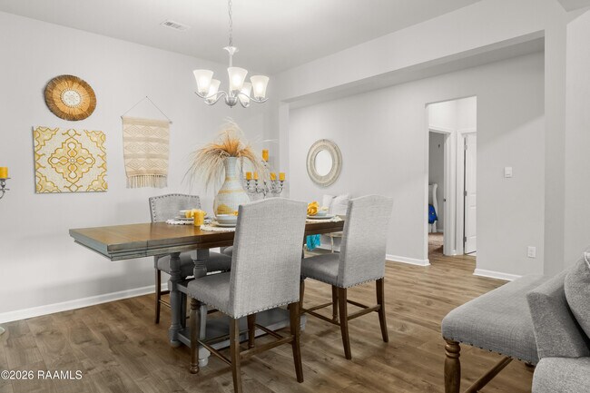 Building Photo - 203 S Lakepointe Dr