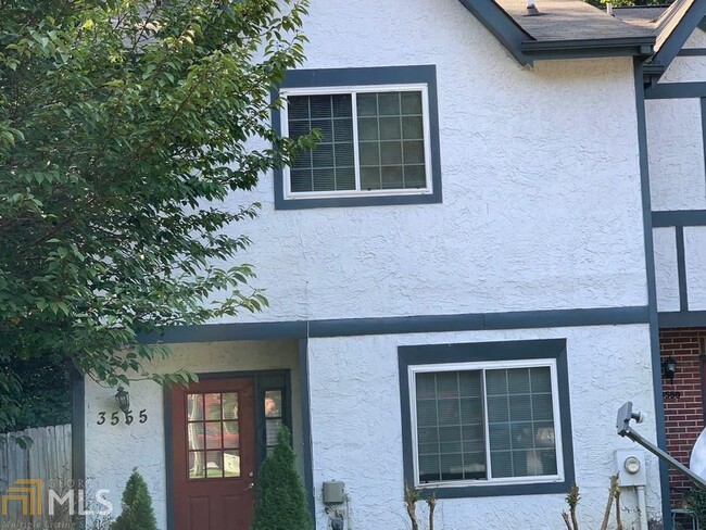 Building Photo - 3555 Main Station Dr SW