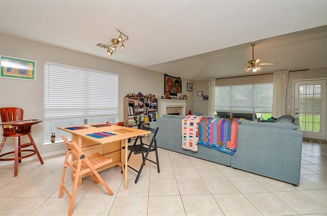 Building Photo - 1307 Irish Mist Ct