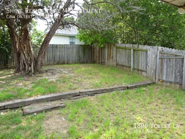 Building Photo - 1806 Volley Ln