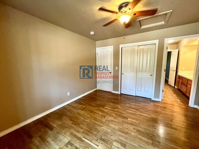 Building Photo - 120 Tall Pine Ln