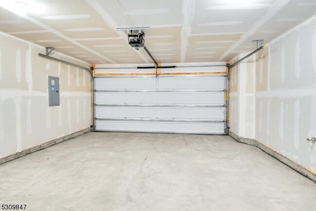 Building Photo - 7 Peckwell St