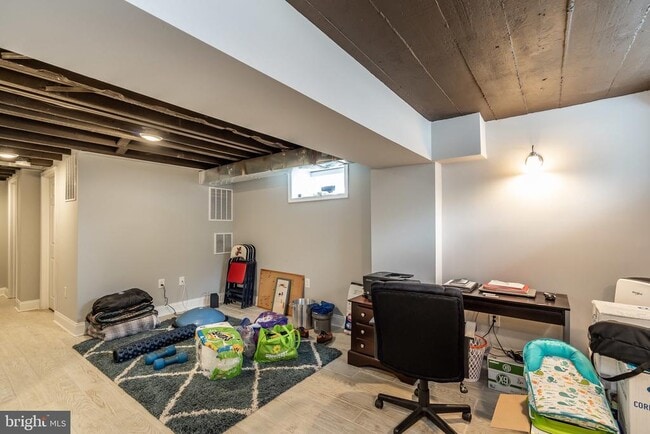 Building Photo - 365 Bonsal St