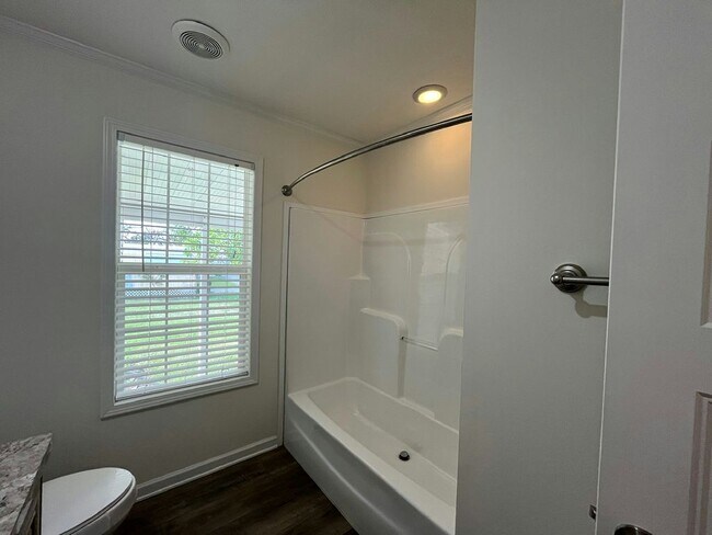 Building Photo - 568 Leopard Ln