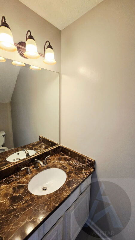 Building Photo - 1695 Barrington Overlook