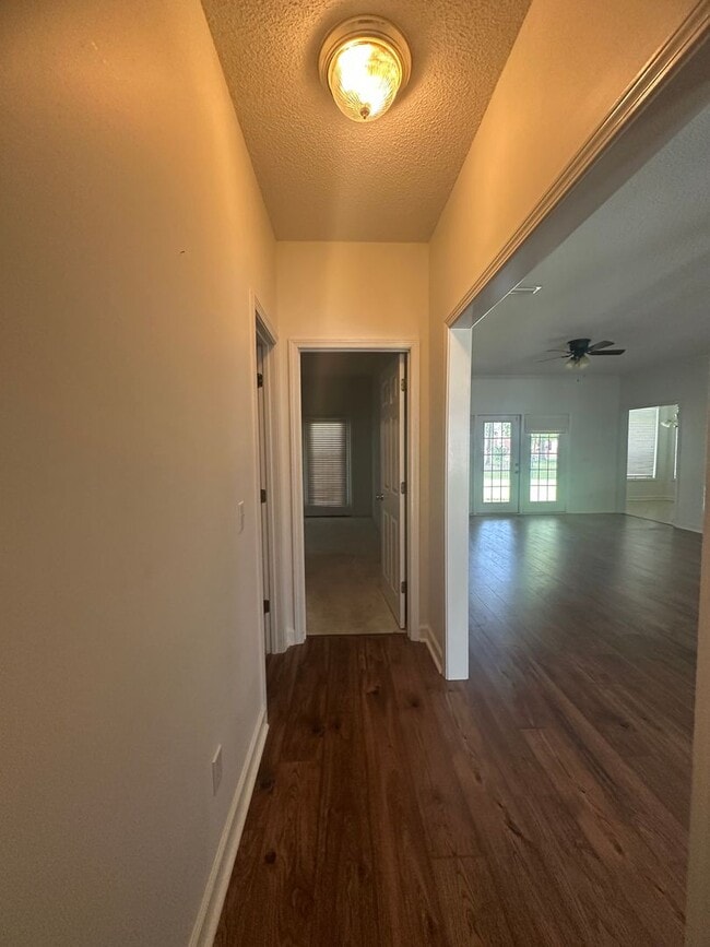 Building Photo - Tartan Pines Subdivision! Golf Course Comm...