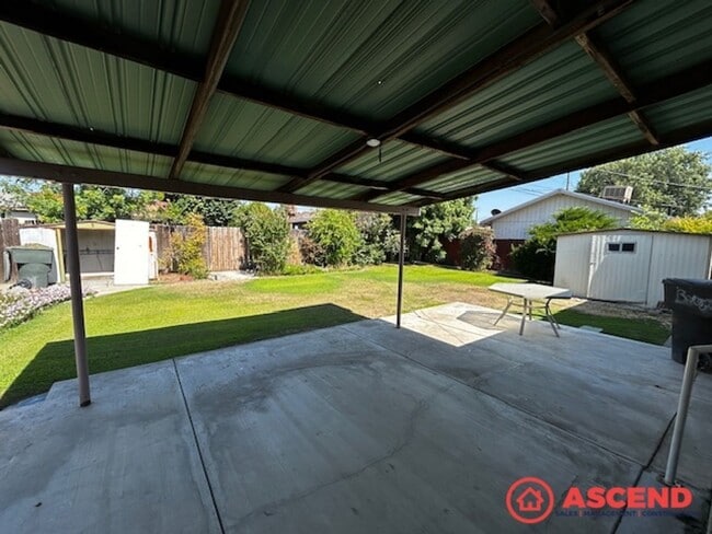 Building Photo - Lovely Home In Wasco!