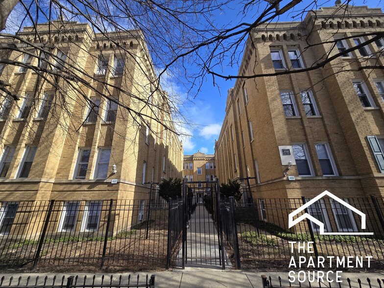 Building Photo - 4931 N Whipple St