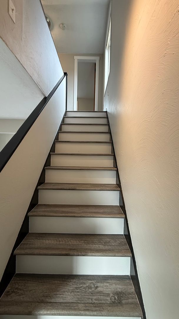 Building Photo - Spacious 3 bed 1 bath, big yard, pets ok, see walkthrough video