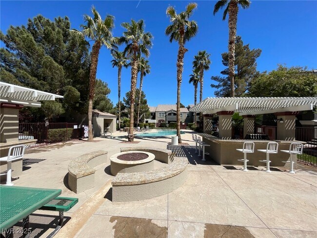 Building Photo - 5055 W Hacienda Ave