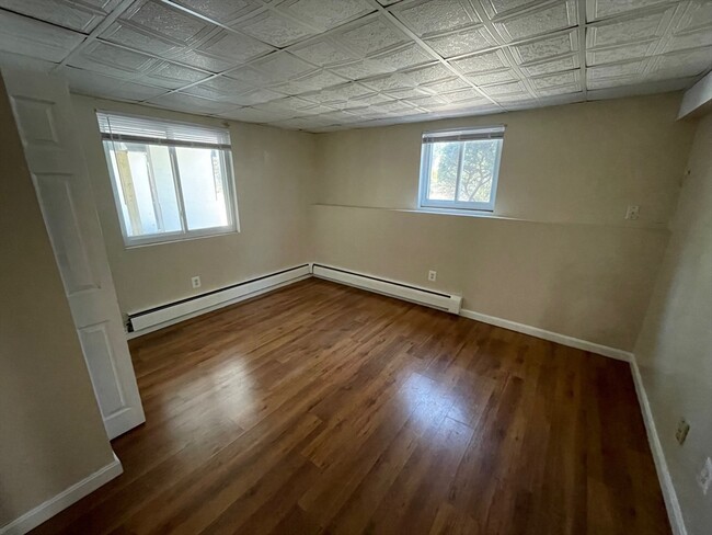 Building Photo - 215 Chelmsford St