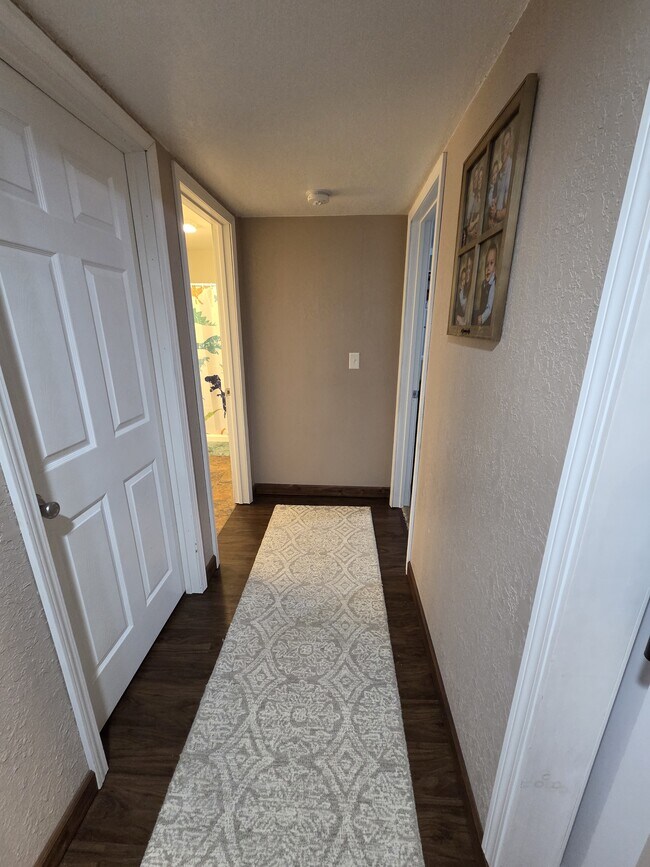 Building Photo - 4121 Mockingbird Ln