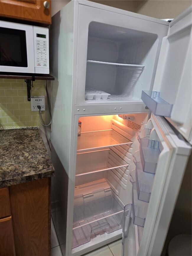 Building Photo - 2931 SW 135th Ave