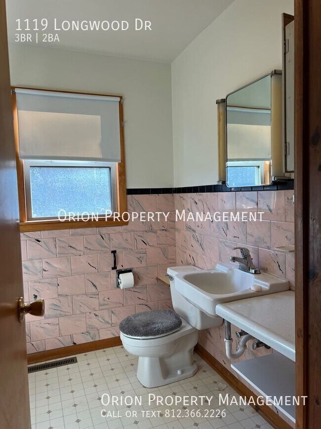 Building Photo - 1119 S Longwood Dr