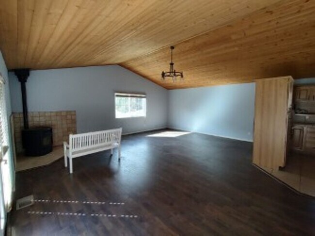Building Photo - Move-In Ready 3-Bedroom Cabin-Style Home with Huge Yard, Deck & Garage in Pine Mountain Club