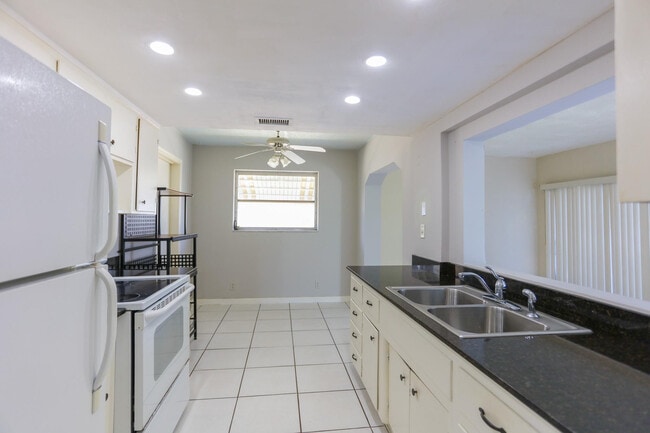 Building Photo - 4513 NW 44th St