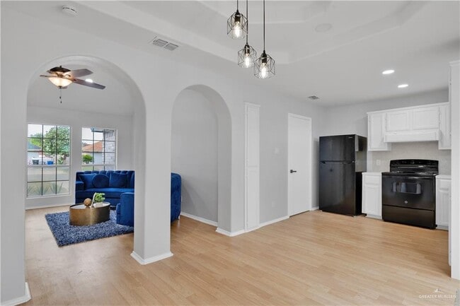 Building Photo - 4216 Goldcrest Ave