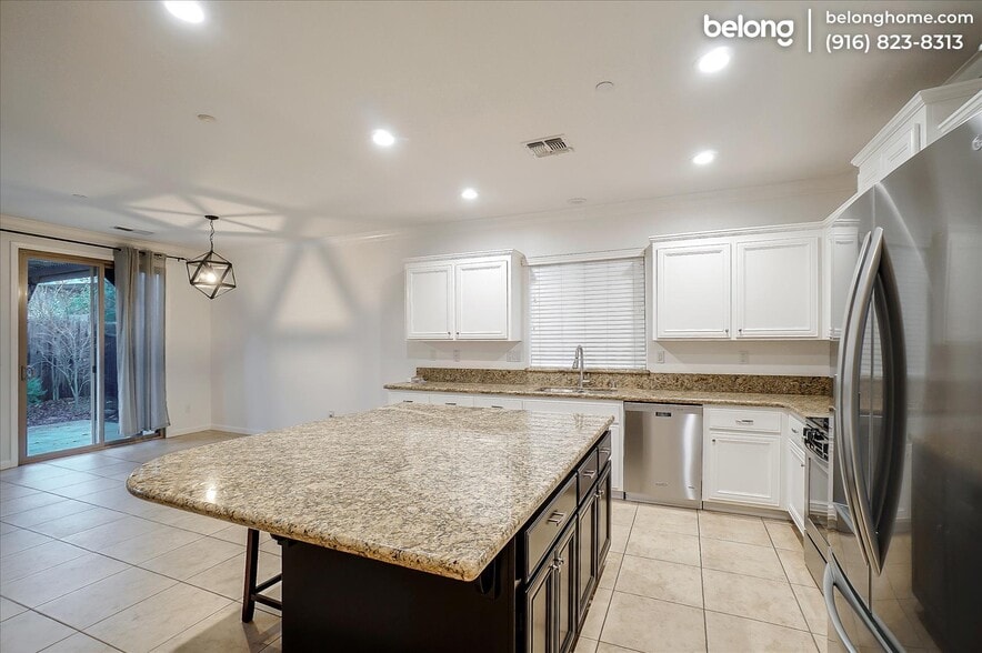 Building Photo - 1873 Rezzano Way