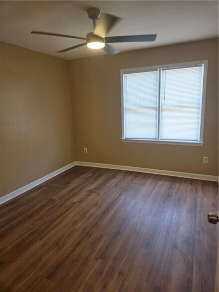 Building Photo - 5595 Wells Cir