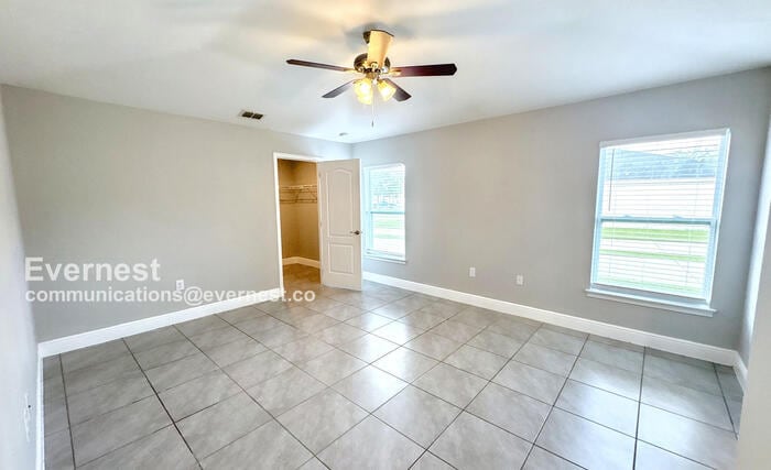 Building Photo - 518 Bristol Cir