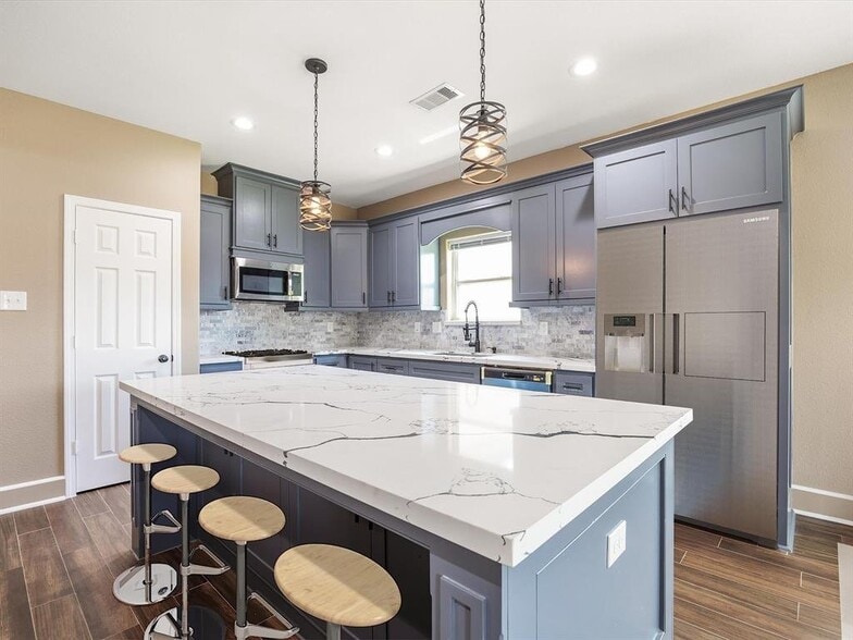 Building Photo - 517 N 4th St