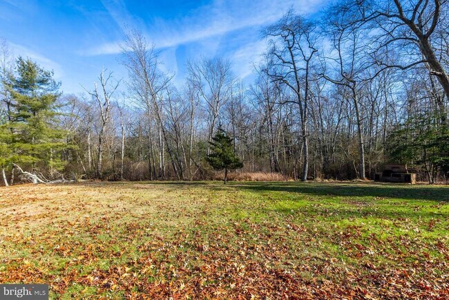 Building Photo - 1322 Commissioners Rd